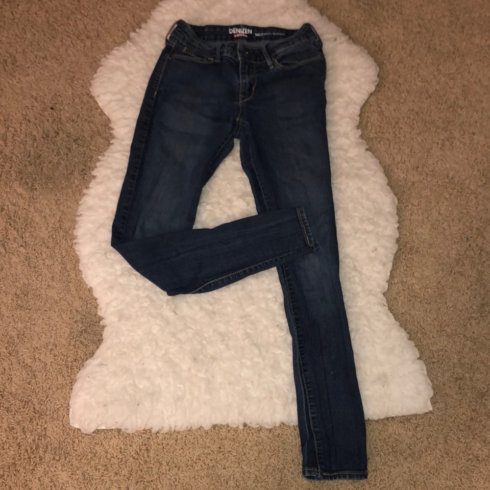 DENIZEN FROM LEVI’S MODERN SKINNY JEANS